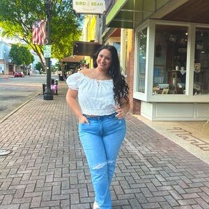 Meet your Posher, Bella